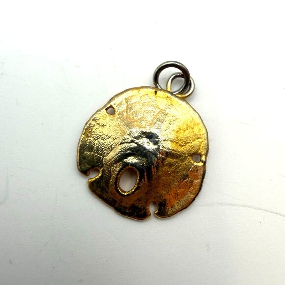 VTG Gold Tone Sand Dollar Pendant Beach Ocean Nautical Charm Fashion Jewelry - Picture 3 of 5